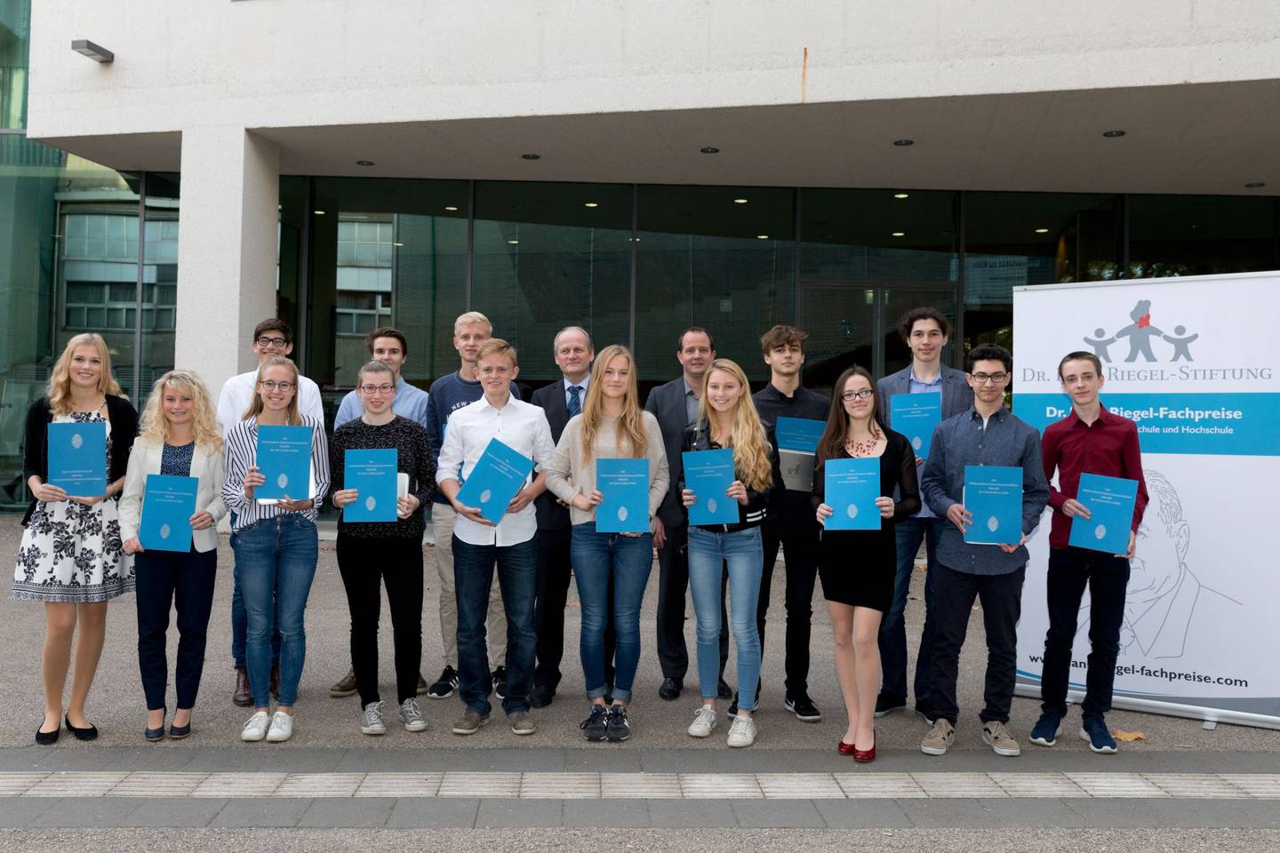 Gruppenfoto der Preisträger des Riegel Preises 2017